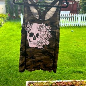 Sleeveless top with white skull